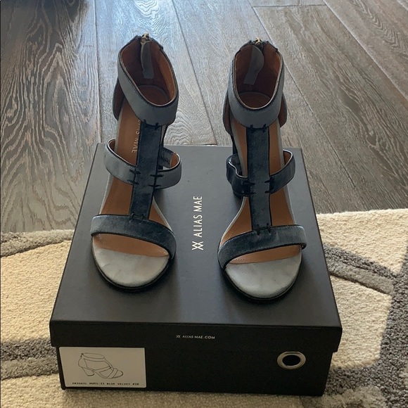 Alisa Mae velvet heels - Picture 5 of 8